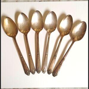 6 Tudor Plate Oneida Community Teaspoons